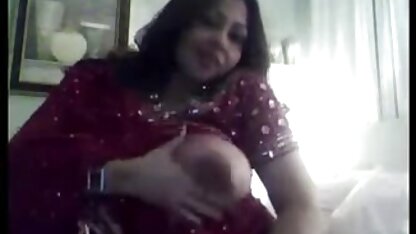 ओरिएंटल लड़की हुड में हिंदी फिल्म मूवी सेक्स सेक्स के खिलौने उसे मोज़ा में भरवां है