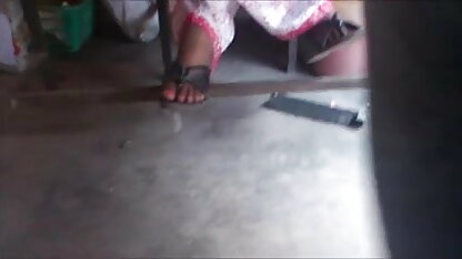एक सौ लोग एक साथ कमरे सेक्सी मूवी बफ वीडियो में सेक्स करते हैं