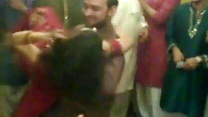 खूबसूरत भव्य मद्रासी सेक्स मूवी बैंगनी बाल है