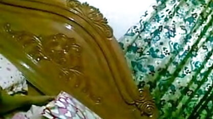 माँ बेटा बेकार सेक्सी पिक्चर हिंदी वीडियो मूवी है और उसे बाथटब फर्श पर