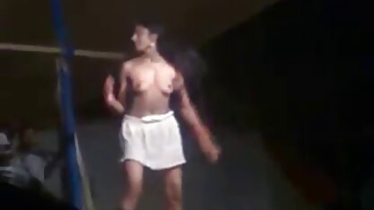 पुराने पति हिंदी फिल्म सेक्सी मूवी देखता है उसकी युवा पत्नी जोता