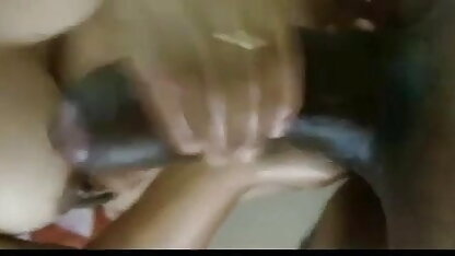 तंग आंखों के साथ सेक्सी फिल्म सेक्सी फिल्म फुल मूवी एक टैटू मोड़ शिक्षक पर मुर्गा
