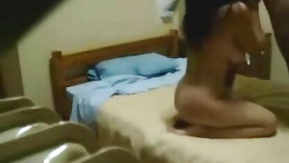 निकोलेट शॉवर में एक इंग्लिश सेक्सी मूवी वीडियो में संभोग सुख है