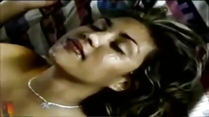 खूबसूरत बेब गड़बड़ फुल मूवी सेक्सी हिंदी हो जाता है काले मोज़ा में मछली