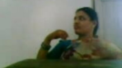 जूलिया ऐन सन्नी के दोस्तों को बहकाता है सेक्सी फिल्में वीडियो मूवी